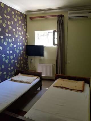 Отель RP Hotel Ереван Бюджетный двухместный номер с 2 отдельными кроватями-3